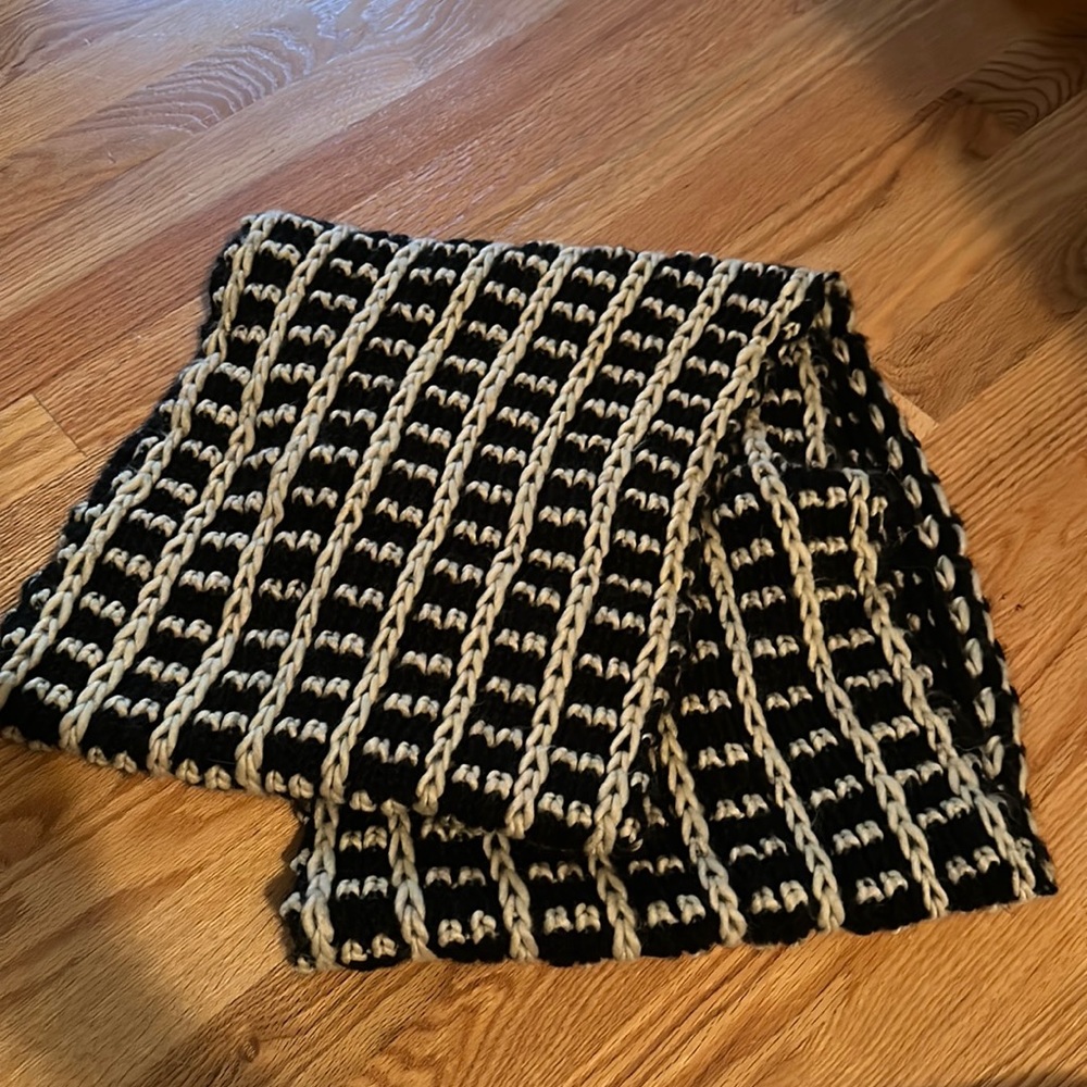 Black and Tan Chunky Knit Circle Scarf